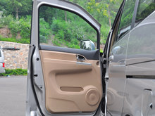 2011  1.6 AT