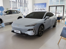 2025 yE8 700km h{
