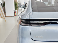 2025 yE8 700km h{