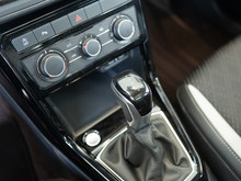 2023 ̽Ӱ 200TSI DSG R-Line
